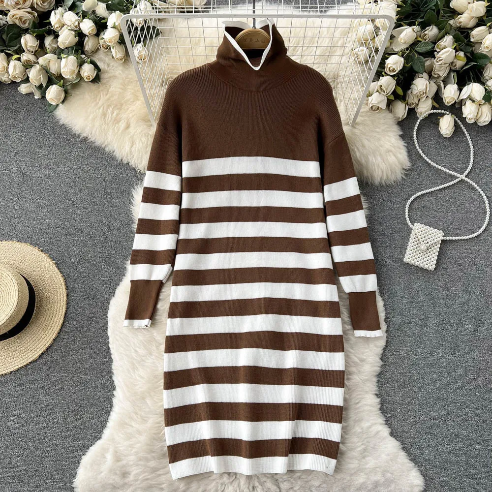 

Женское трикотажное платье-свитер в полоску, с длинным рукавом