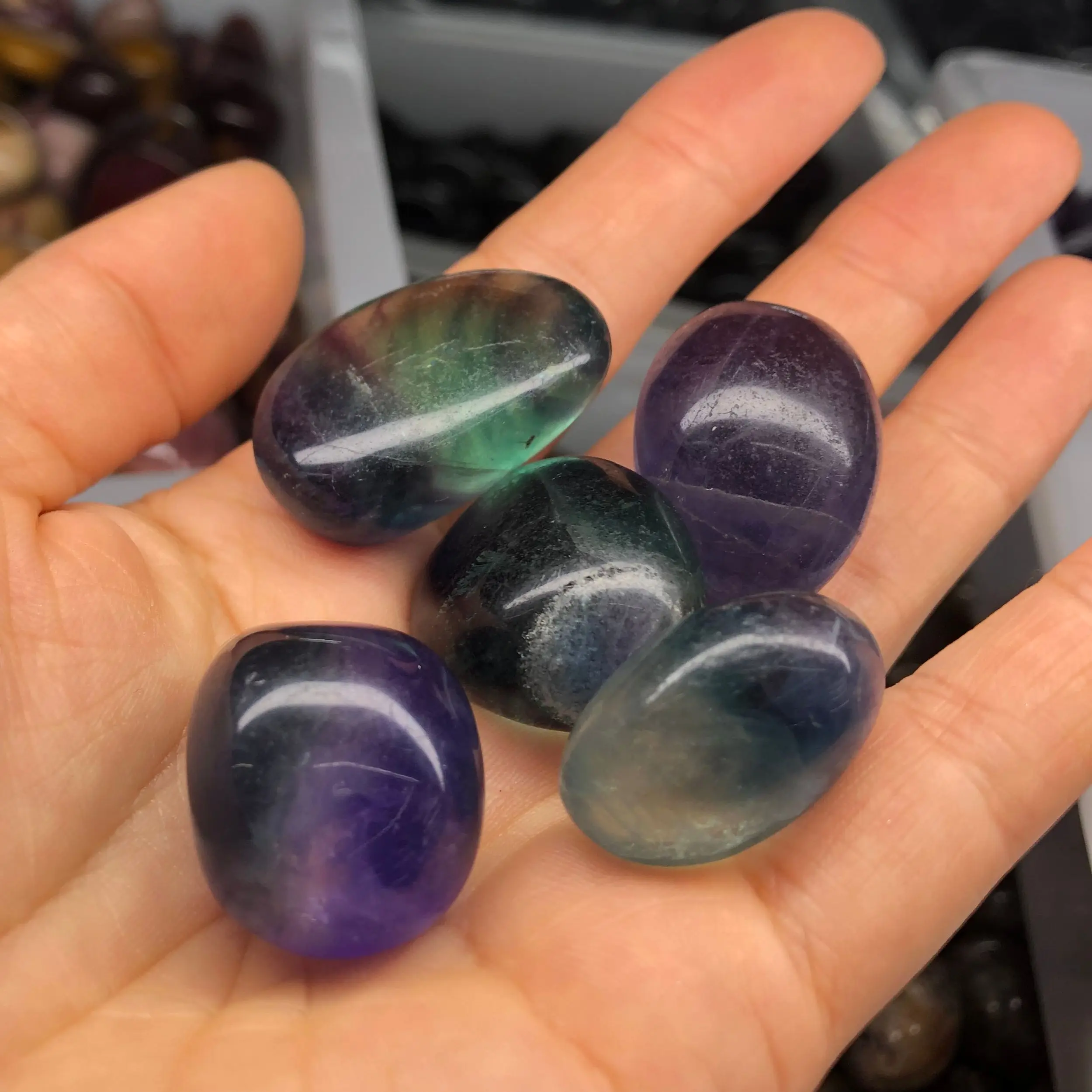

Natural colorful Fluorite Crystal Gem Magic Stone Rolling Stone Palm Stone Massage Healing Reiki Natural Mineral Decoration Gift