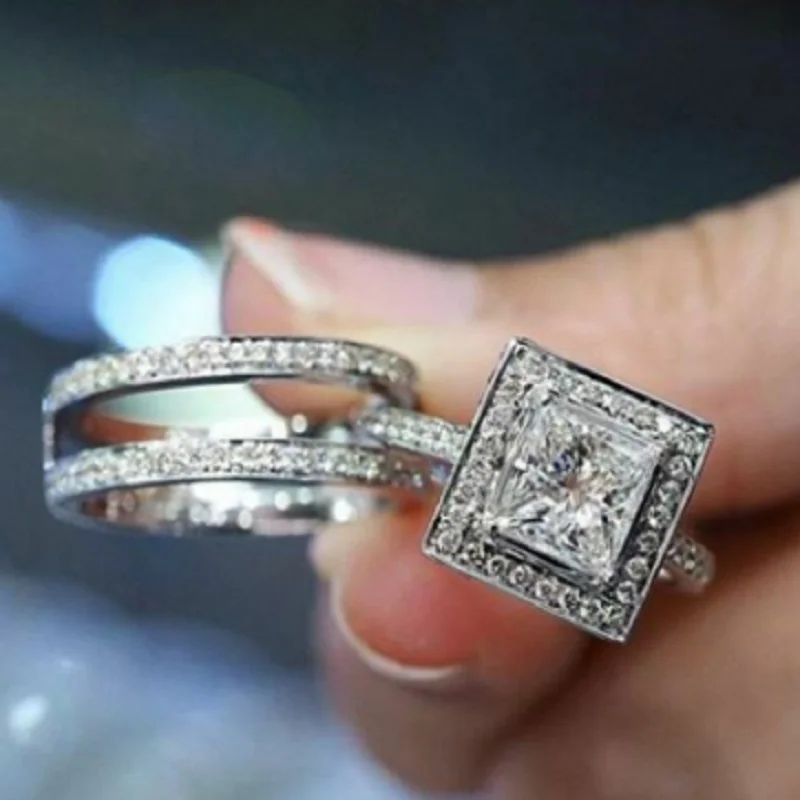 

2Pcs/Set Elegant Noble Women's White Sapphire Diamond Ring Set Princess Engagement Wedding Ring Set Anniversary Christmas Gifts
