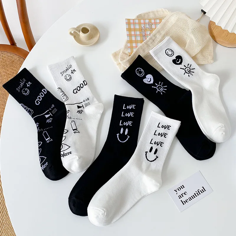 

Fashion Cute Smiling Face Socks Women Men Black White Couple Cotton Socks Korean Style Kawai Harajuku