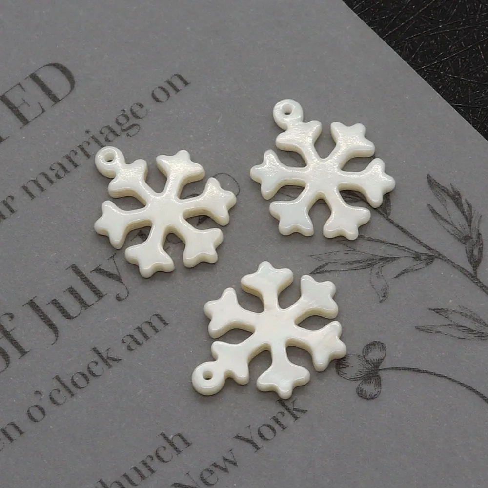 

Natural Freshwater Shell Pendants DIY Necklace Earrings Fashion Jewelry Accessory Snowflake Shape Geometric Carved Shells Charms