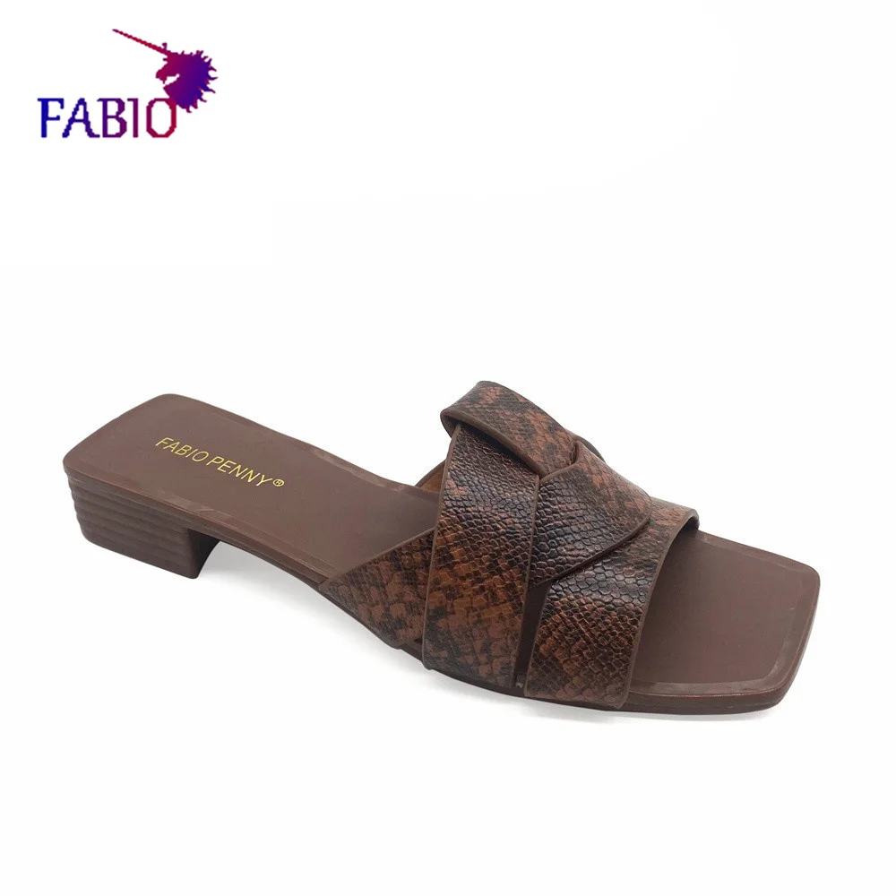 Летние тапочки с мягкой поверхностью на низком каблуке женские для ужина узором