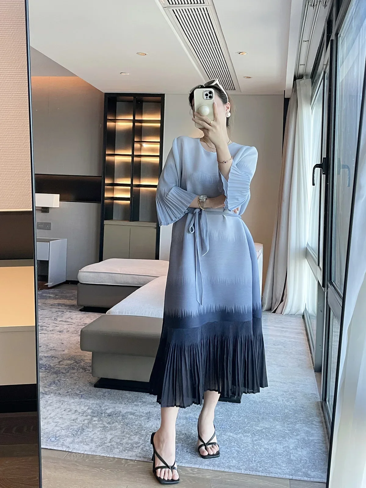 Плиссированное Платье свободное дизайнерское расклешенное платье с коротким