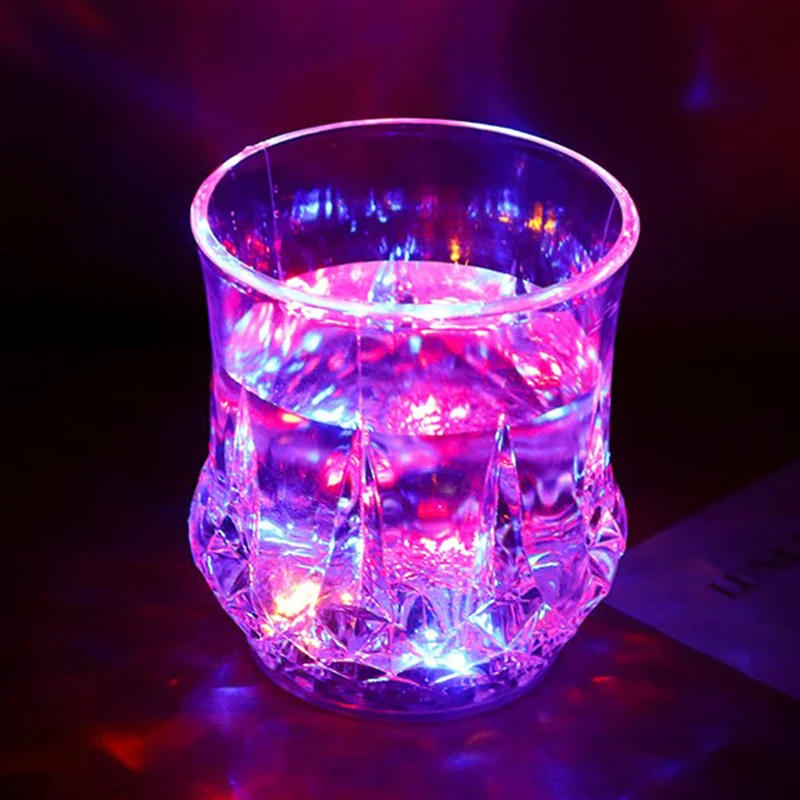 

Creative Light Up LED Cups Automatic Flashing Drinking Cup Mugs Color Changing Beer Whisky Glass Cup For Bar Club Party Supplies