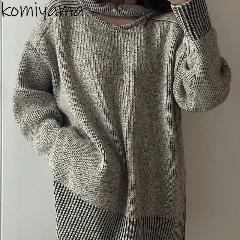 Женский трикотажный свитер с разрезом спереди и сзади длинным рукавом