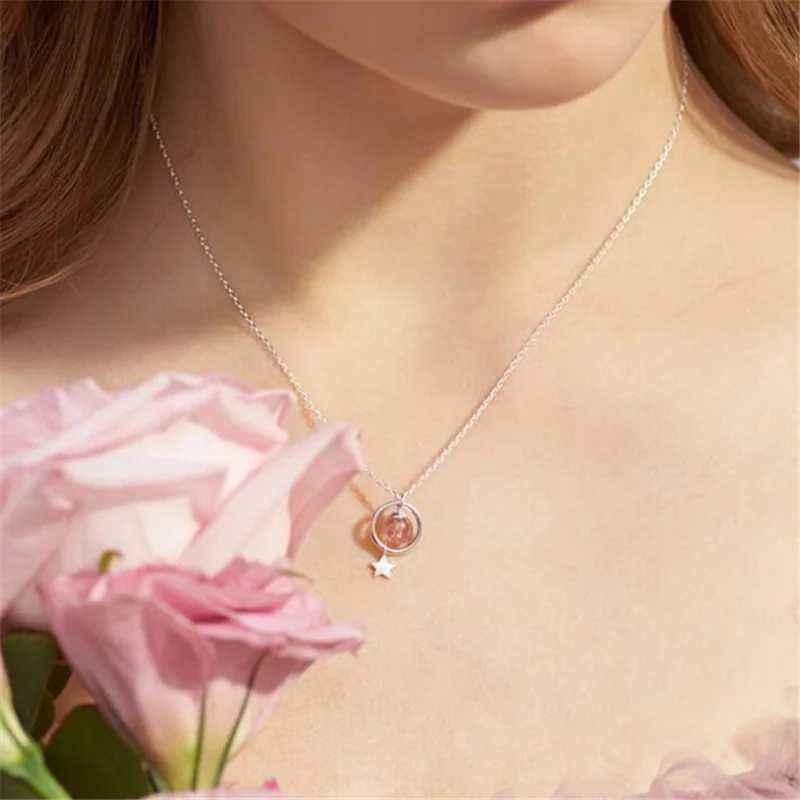 Женское колье из серебра 925 пробы с подвеской в виде клубники |