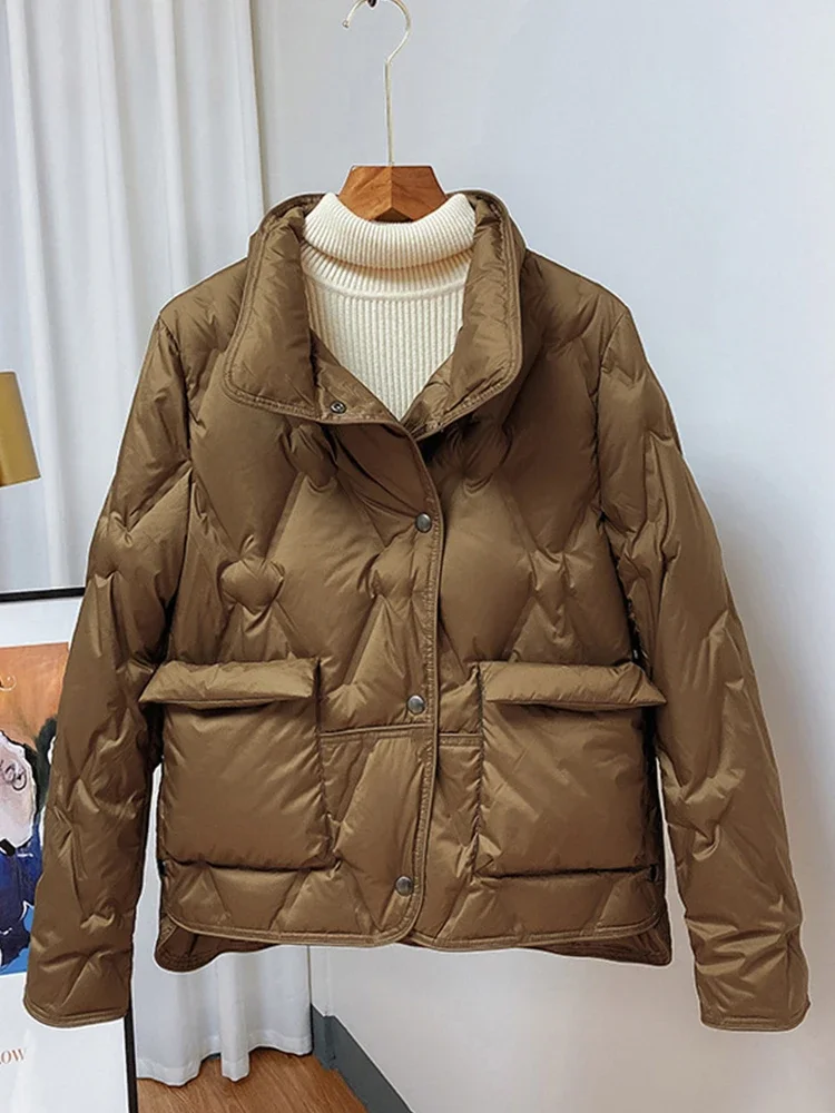 

Fashion 2023 New Women Winter Ultra Light Puffer Jacket Short 90% White Duck Down Warm Coat Female Single Breasted Loose Parka