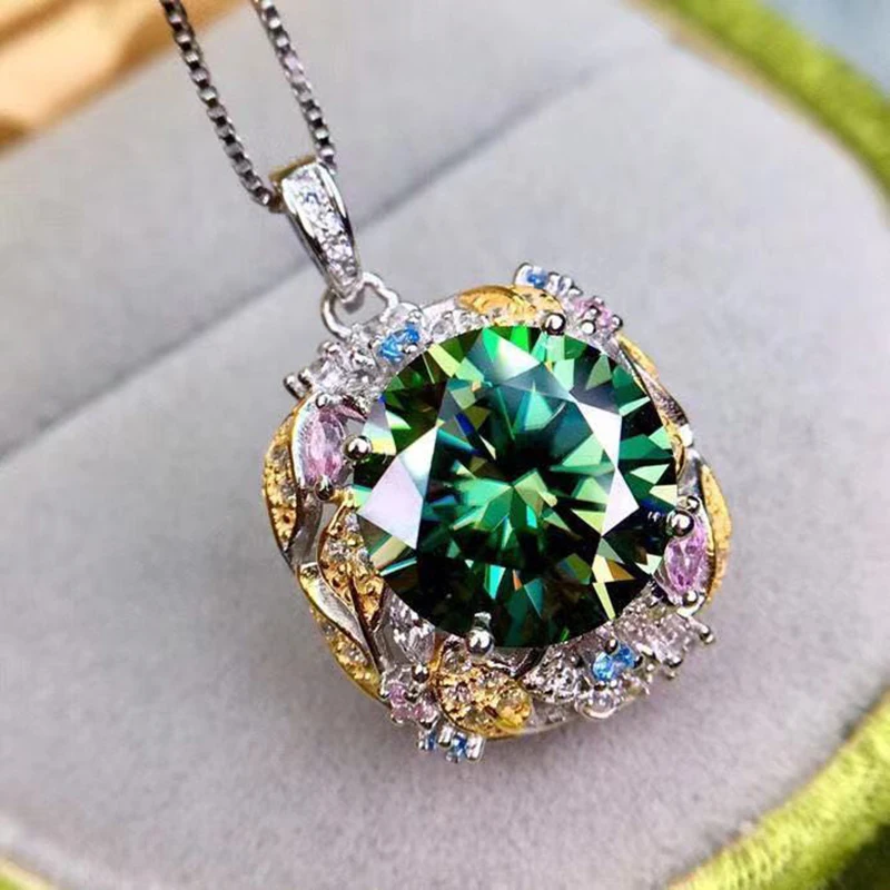 

New Domineering Green Moissan Diamond Pendant Colorful Green 5 Carat Necklace Inlaid Jewelry Accessories