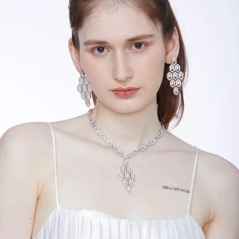 

Advanced Women's Sparkling Diamond Necklace Earrings