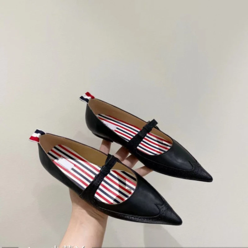 

Новинка Осень-зима 2023, женские туфли с бантом и острым носком, женские винтажные броги в британском стиле, кожаные туфли на плоской подошве с резьбой