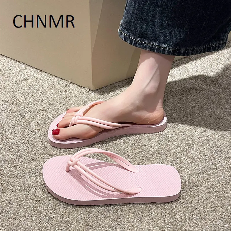 

Шлепанцы CHNMR женские, простые модные сандалии на плоской подошве, с креативным зажимом, повседневные удобные нескользящие, летние пляжные Тапочки