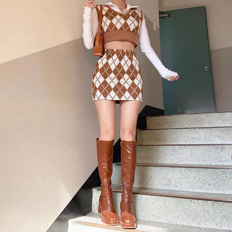 

American Retro Rhombus Plaid Outer Sleeveless Knitted Vest College Style Patterned Hip Skirt Two-piece Suit Women Argyle Tops