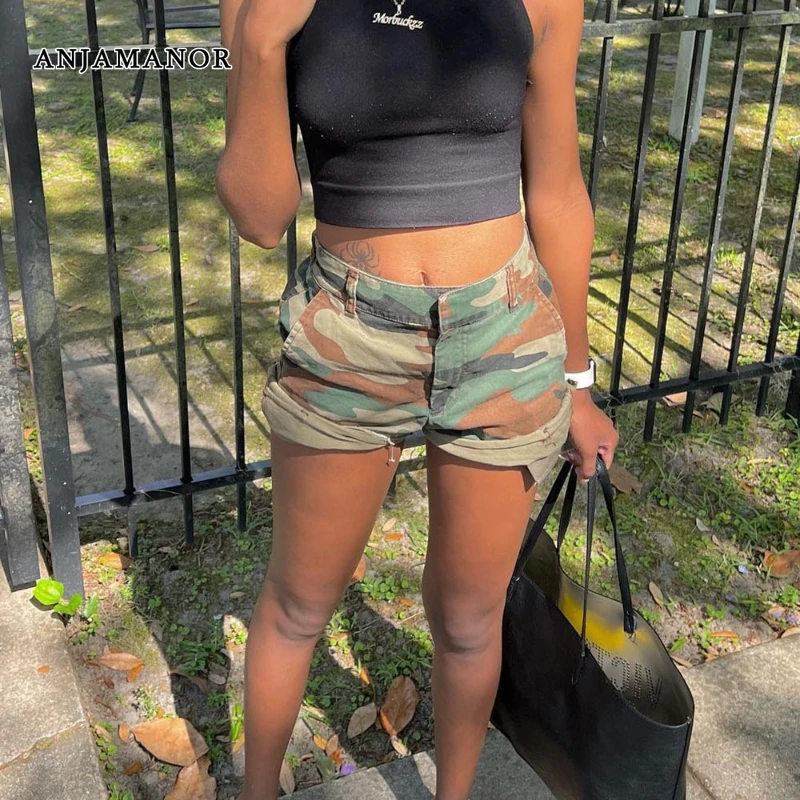 

Женские шорты с камуфляжным принтом, на лето