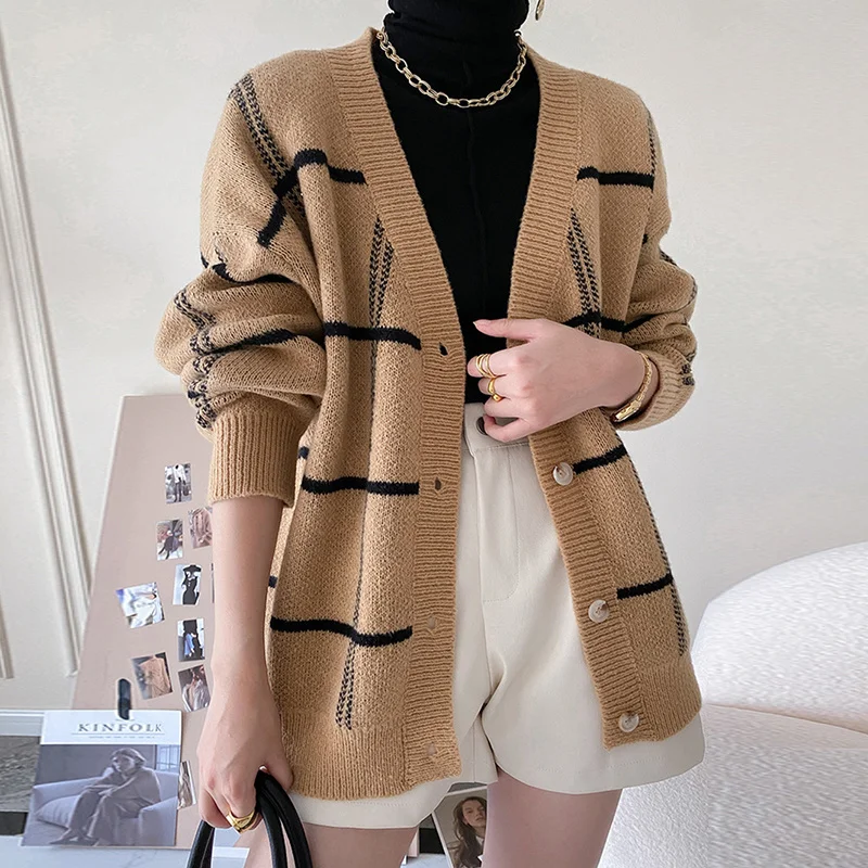 

Plaid Colorblock V Neck Warm Fashion Trend Knit Cardigan Long Sleeve Big Size Women Khaki Sweater Coats Fashion New 2022 M122