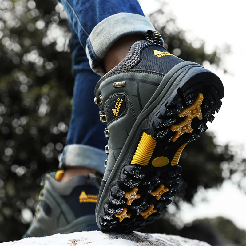 Mens Winter Snow Boots Waterproof Super Warm Sneakers Outdoor Male Hiking Boots Work Shoes Size 39-47