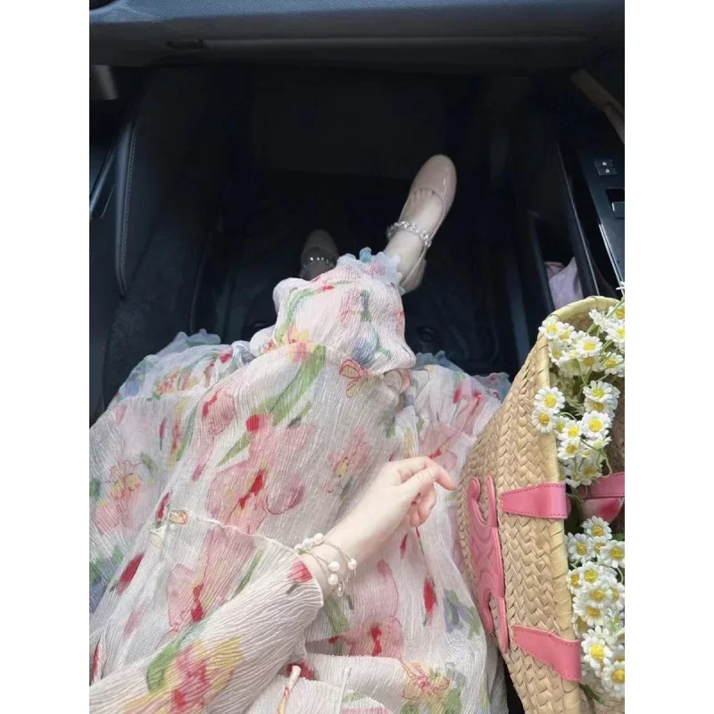 Шифоновое платье с v-образным вырезом во французском стиле и длинными рукавами