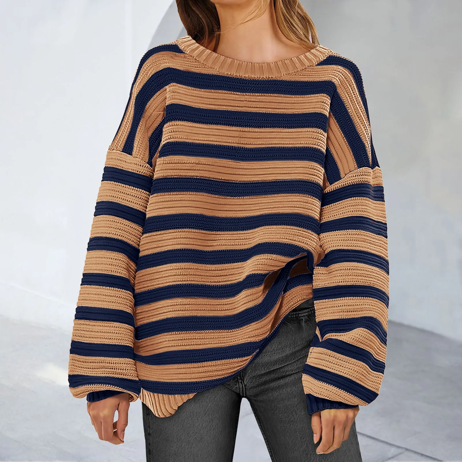 Оверсайз полосатый вязаный свитер женский осенне-зимний круглый вырез длинный