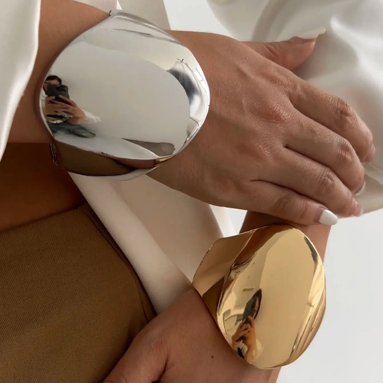 SHIXIN модный дизайн гладкий золотой цвет массивные пружинный браслеты для женщин