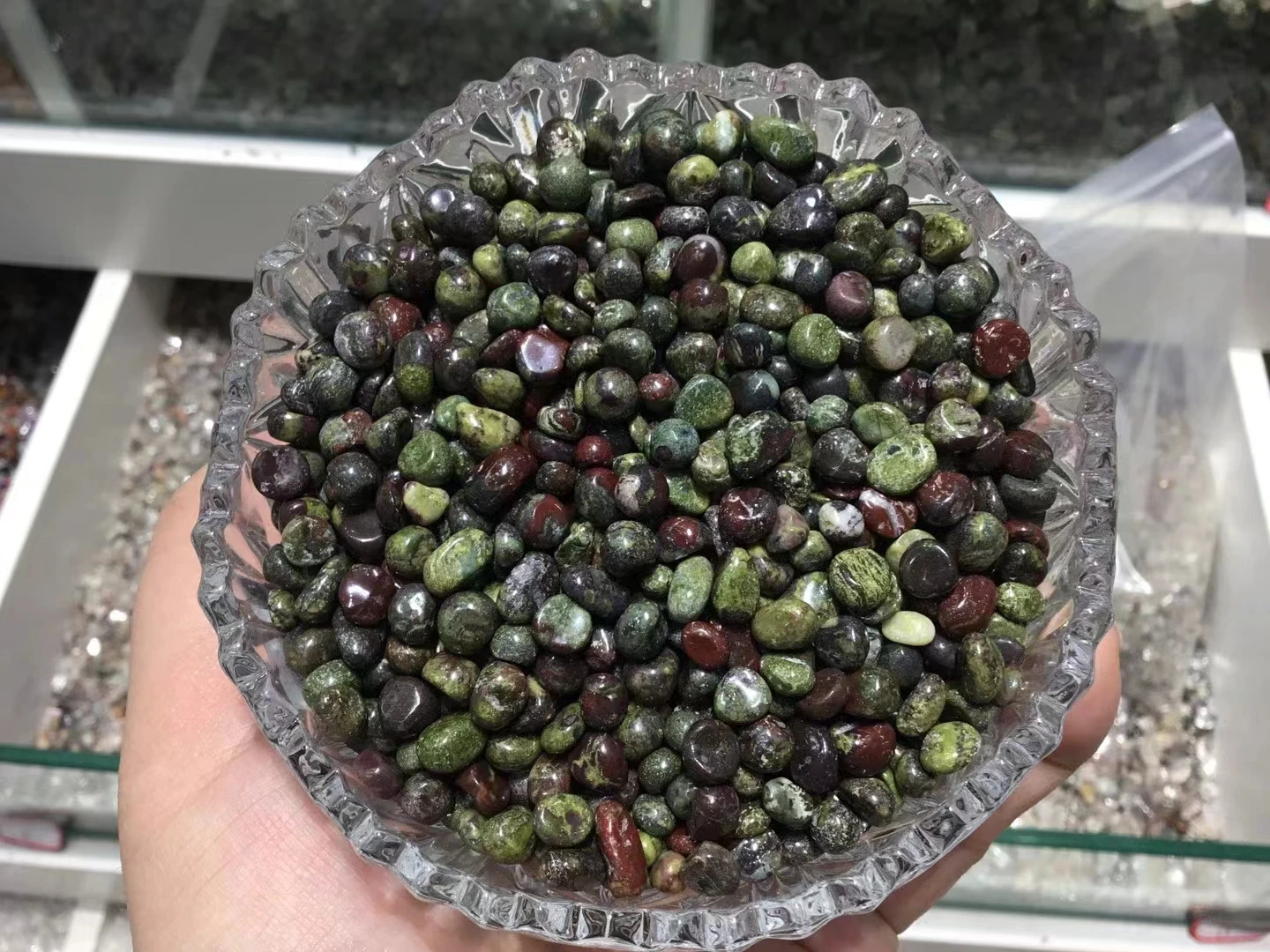 Натуральный камень в виде крови дракона качество гравия кристаллический