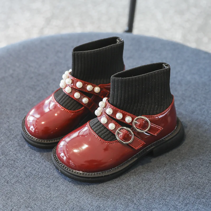 

Новые кожаные ботинки принцессы, детская обувь, модная короткая обувь для девочек с жемчугом, детские ботинки на мягкой нескользящей подошв...