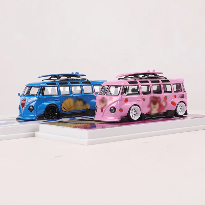 Модель автомобиля из сплава FLame 1:64 Kombi LBWK T1