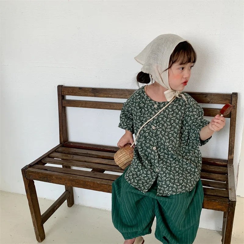 

Летняя шифоновая рубашка с коротким рукавом и круглым вырезом