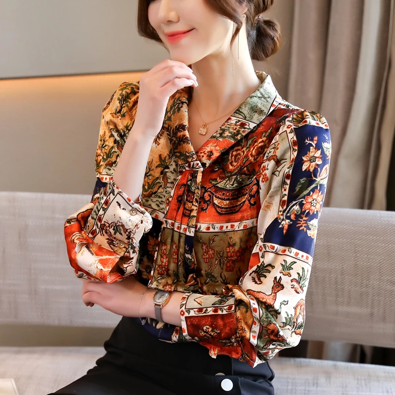 

Шифоновая женская блузка с принтом, Повседневная рубашка с V-образным вырезом, на пуговицах, корейский Свободный Топ с длинным рукавом, одеж...