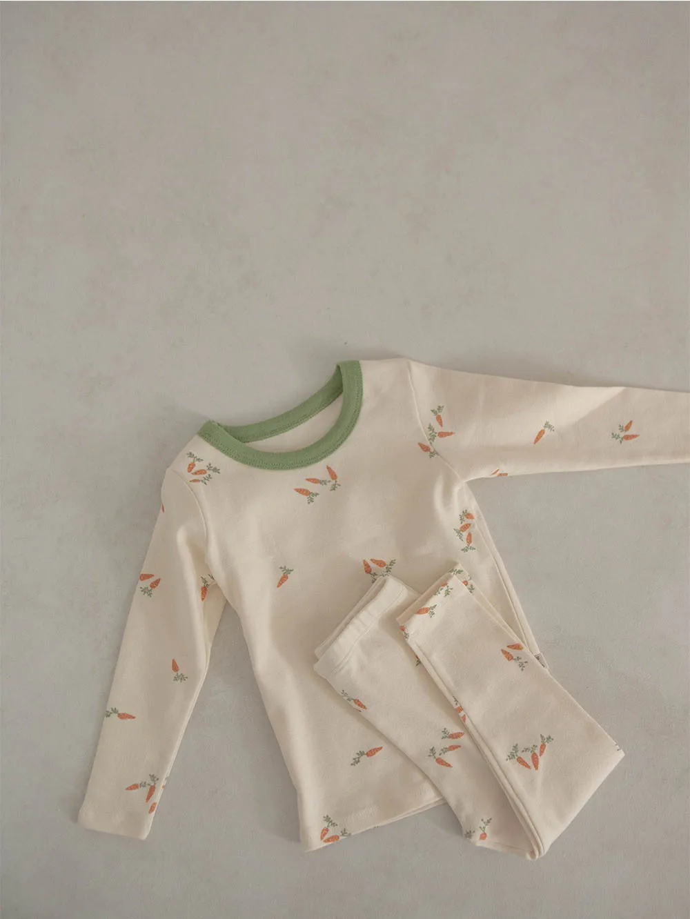 

2 шт., детский хлопковый комплект из топа и брюк с принтом моркови