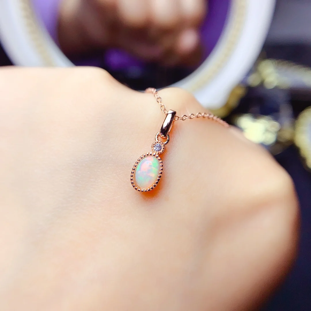 Женский кулон из серебра 925 пробы с натуральным изумрудом