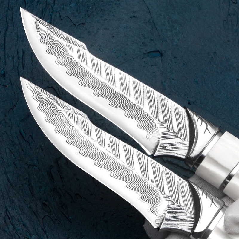 Охотничий нож ручной работы из дамасской стали с рогами и фиксированным лезвием