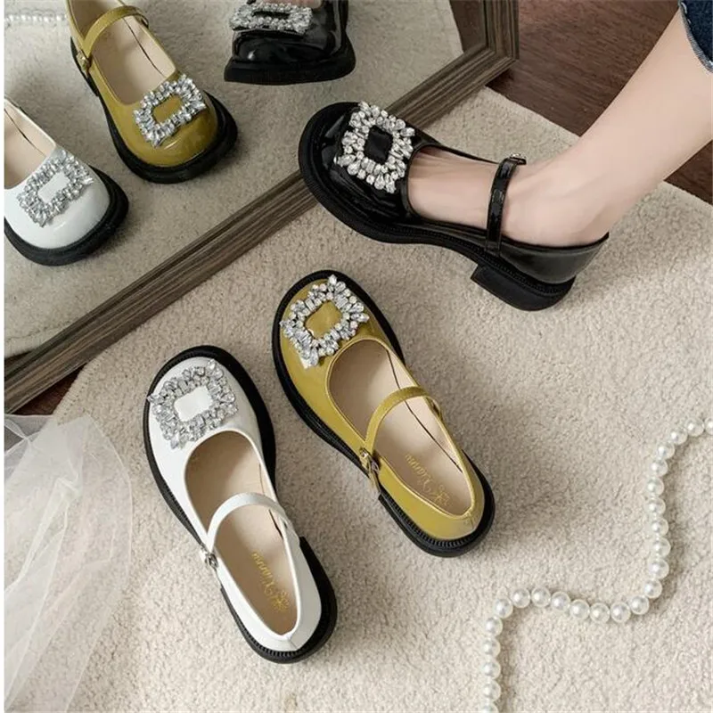 Женские туфли-оксфорды из лакированной кожи с круглым носком