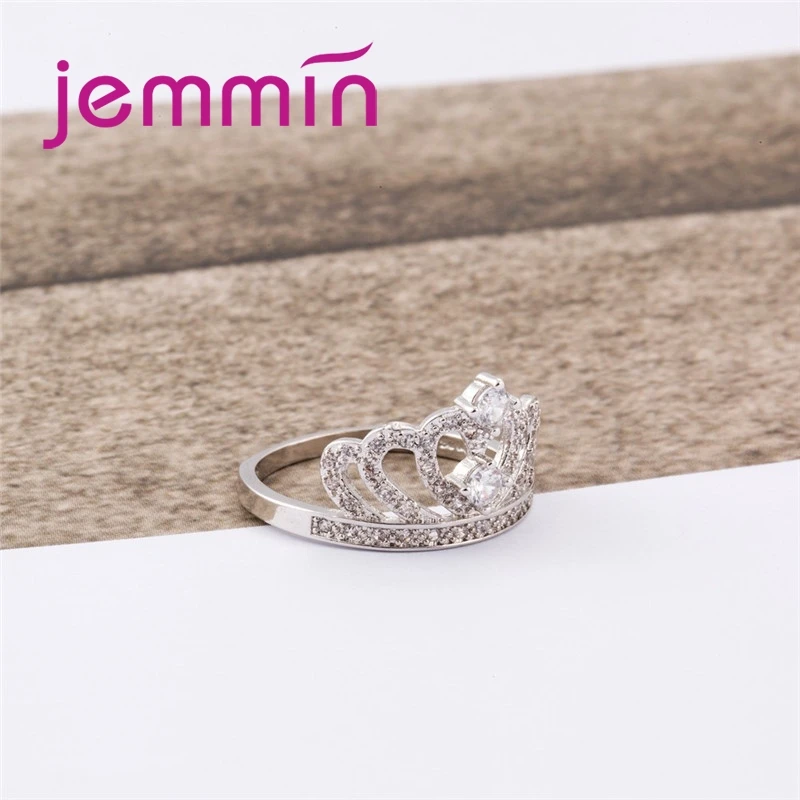 Кольца из серебра 925 пробы с короной фианита