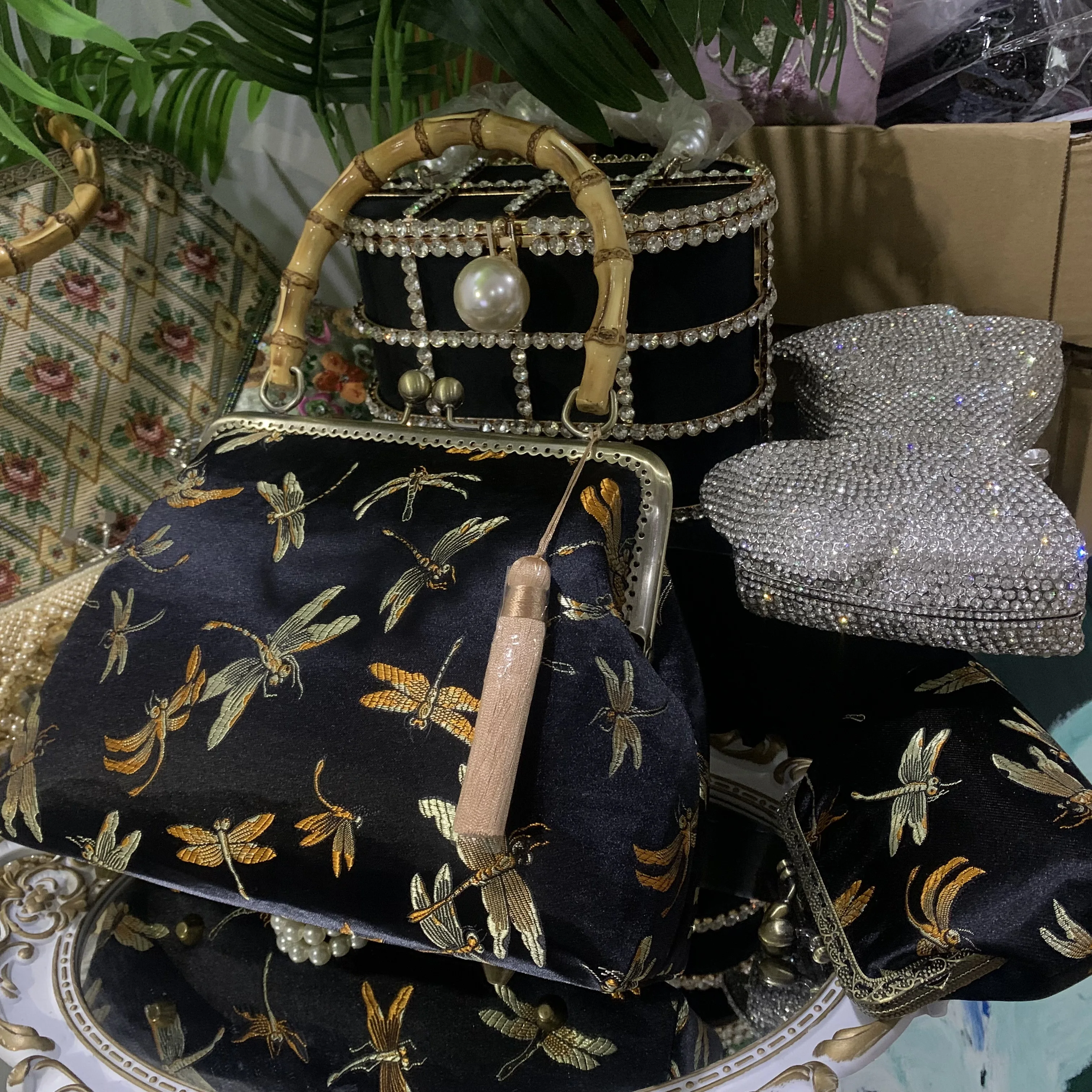 Потерянная винтажная ткань со стрекозой. Аппликации. Винтажная бамбуковая сумка