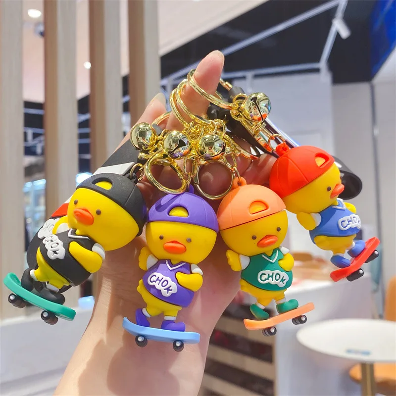 

Disney Creative Skateboard Cute Duckling Doll Keychain Pendant Couple Bag Decoration Pendant Trend Fashion Car Keychain Anime