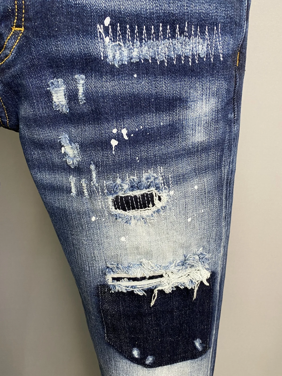 2023 Trendy New D2 Jeans Men's Slim Fit Elastic Feet Versatile Men's Embroidery Label Simple and Fashionable