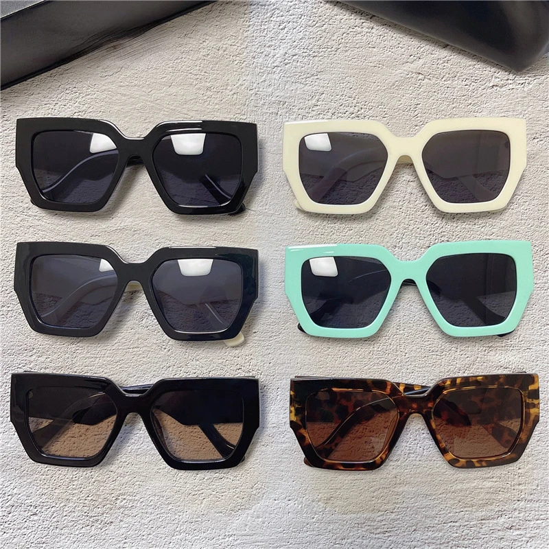

Retro Oversized Square Sunglasses Women Fashion Brand Designer Eyewear Big Shades Trendy Wearing Glasses Men Sun Glasses UV400