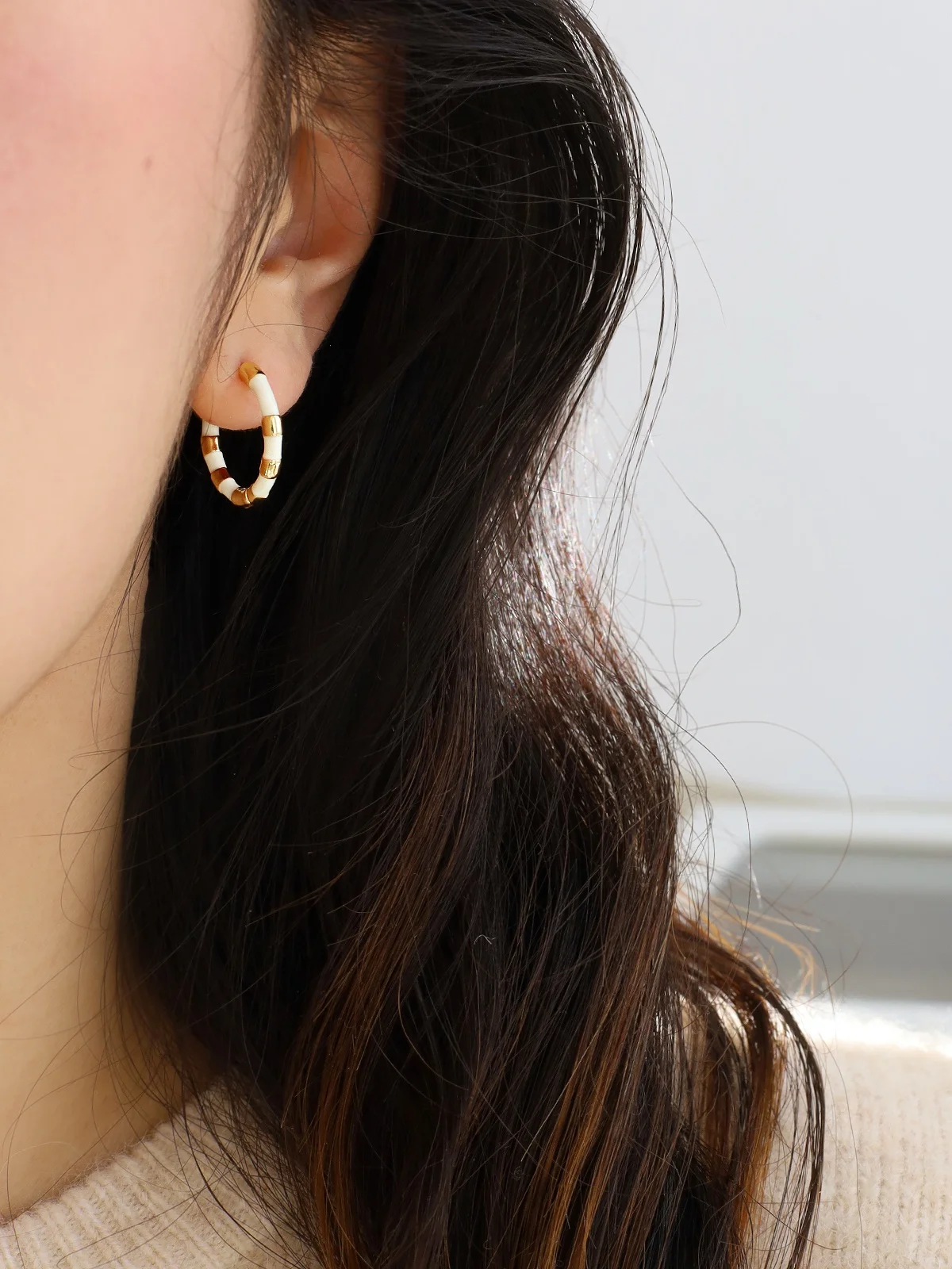 [Новинка осени и зимы] Простые элегантные серьги C-образной формы с глазурью