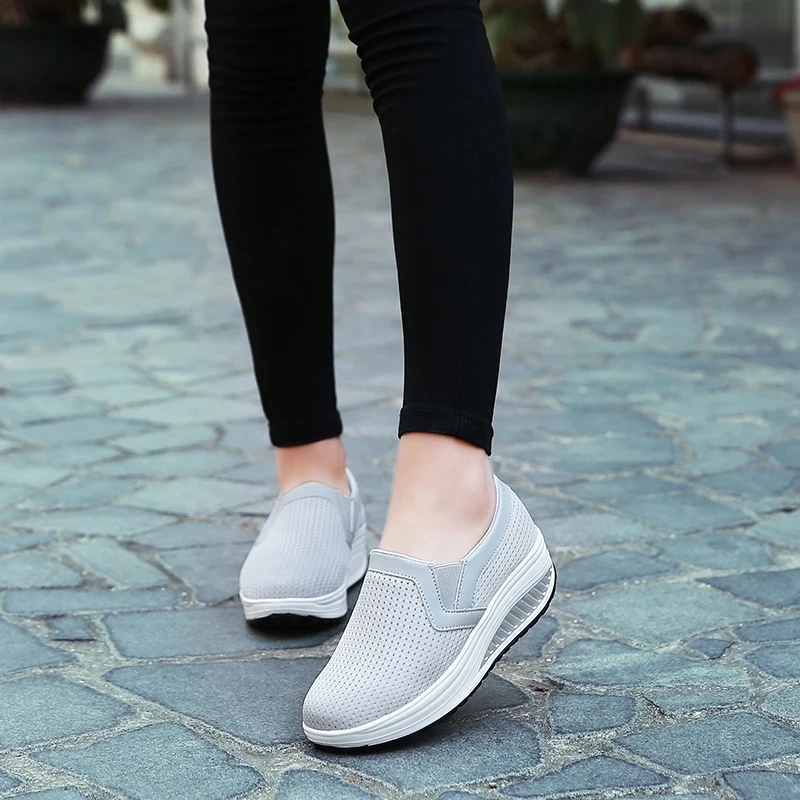 Woman Casual Shoes Spring Genuine Leather Mother Sneakers Woman Swing Platform Nurse Shoes Slip-resistant Plus Size