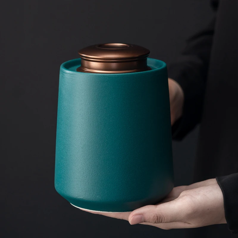 Зеленая керамическая банка для чая с металлической винтовой крышкой герметичная