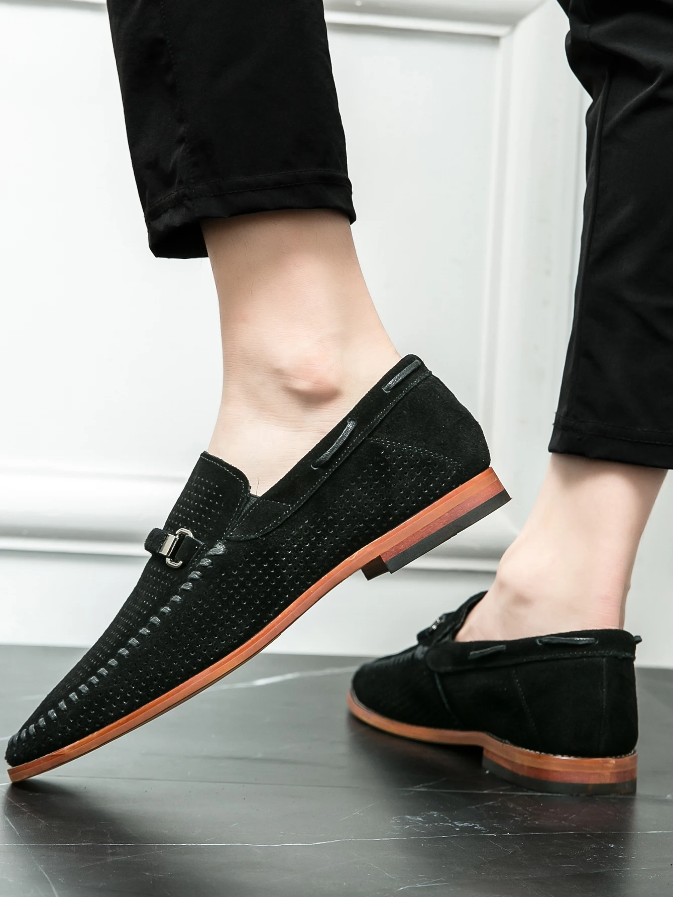 Рисунок 6 - Мужские замшевые мокасины ручной работы