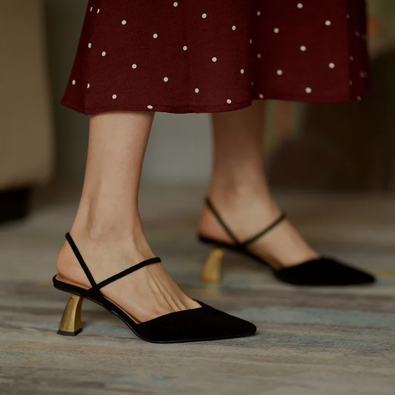 

French Shaped Heel Sandals Women's Stiletto Pointed Toe Retro Medium Heel High Heels with Roman Sandals 2022 New Fashion