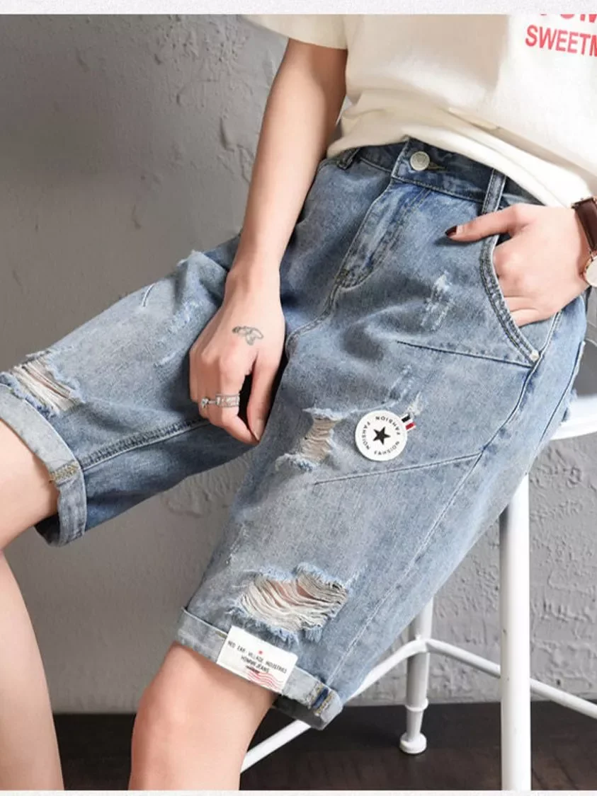 

2023New Women Fashion Denim Shorts Summer Casual Style Ripped Knee Length Jeans