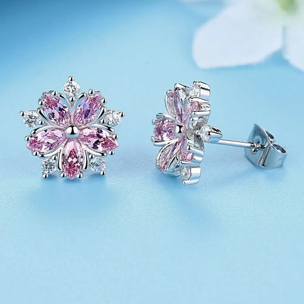 

Женские серьги-гвоздики серебристого цвета