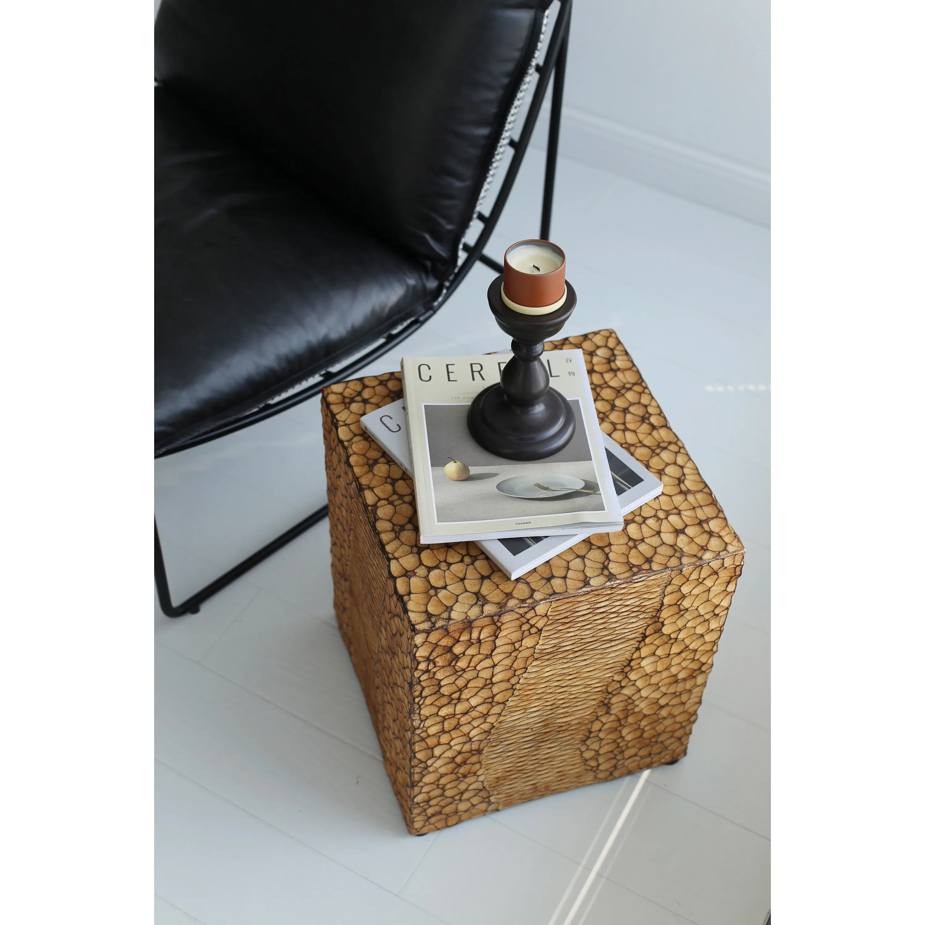 

Минималистичный простой художественный дизайн прикроватный журнальный столик для спальни гостиной винтажная мебель из древесины и магния