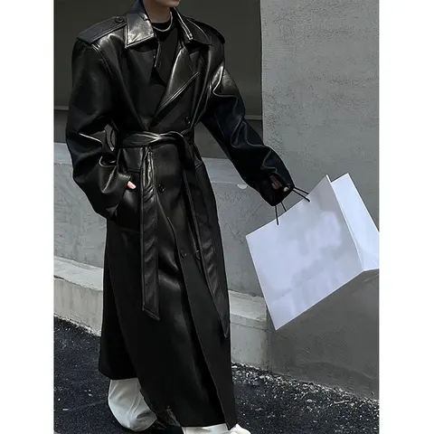 Женская черная кожаная куртка Sherhure