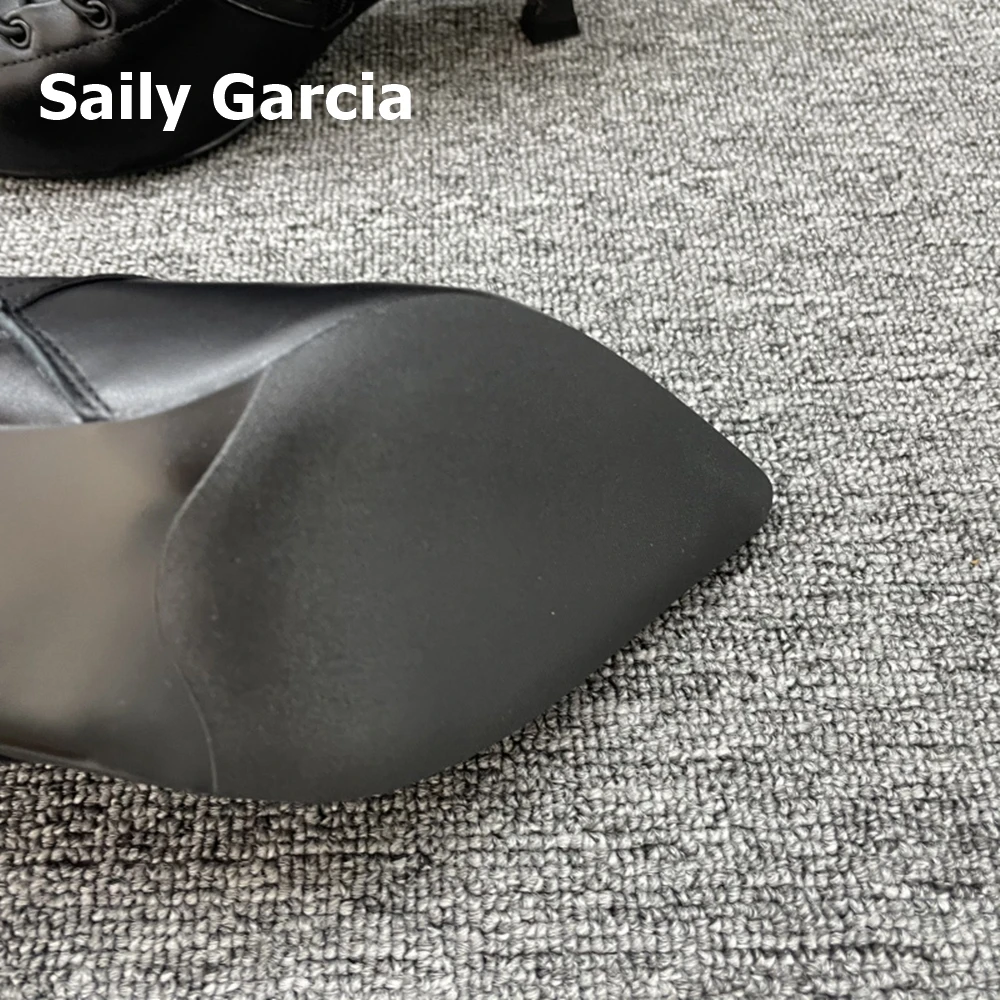 Женские ботинки на шпильке черные повседневные из натуральной кожи среднем