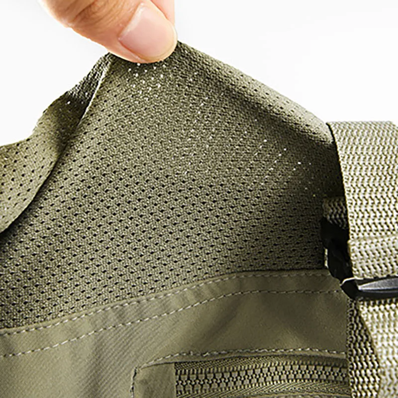 Куртка без рукавов с несколькими карманами на молнии мужской жилет