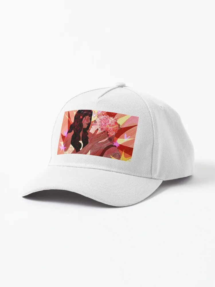 

Женская кепка на пуговицах