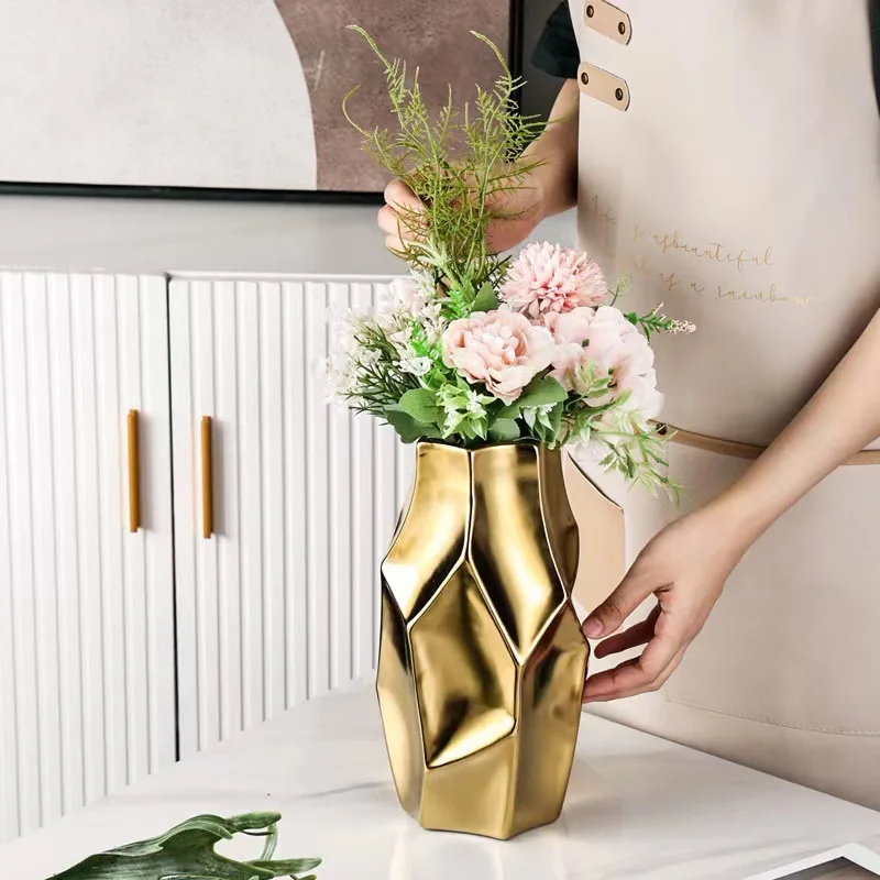 

European style light luxury electroplating golden brushed ceramic metal gold vase modern dining table home decoration wedding