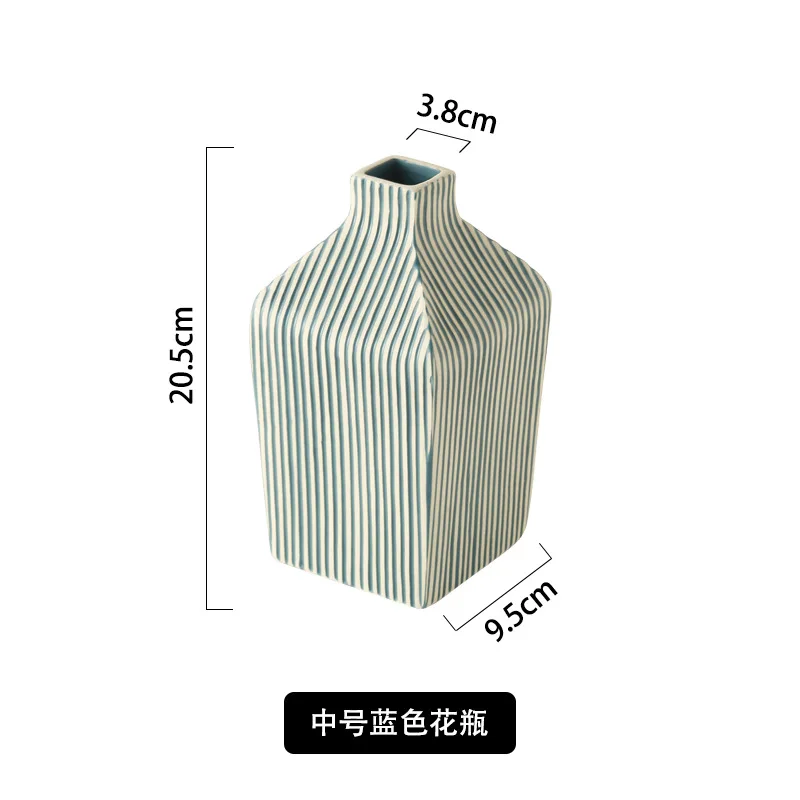 

Creative Ceramic Vases, Aromatherapy Bottles, Household Products And Decorative Flower Arrangements Are The First Choice